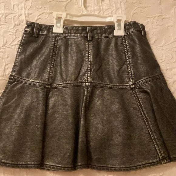 Leather skirt - Picture 2 of 2